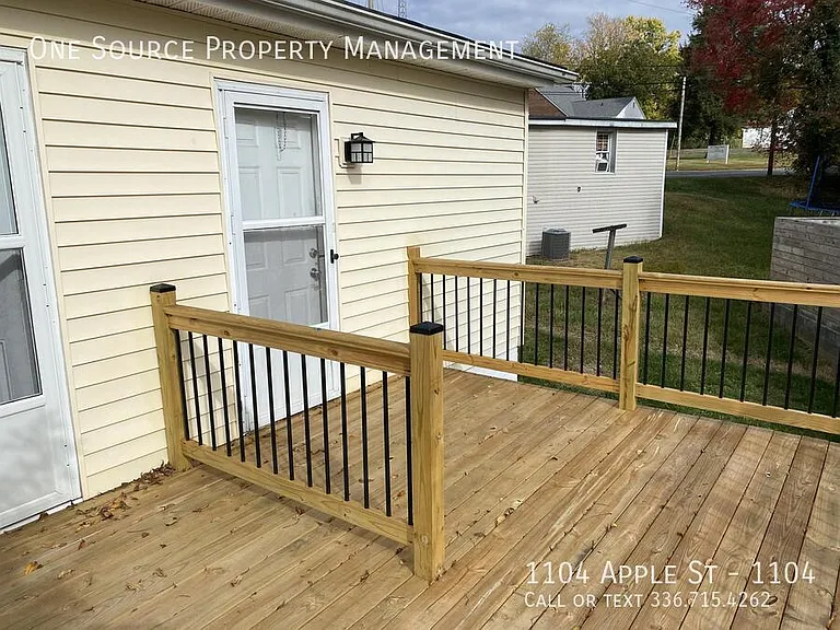 1104 Apple St #1104 — Photo 14