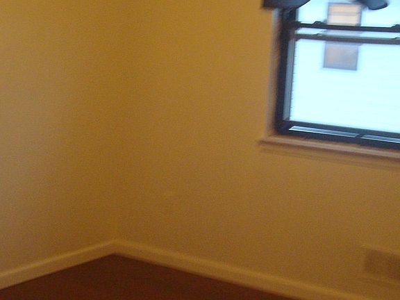 5th image of 387 Stobe Ave #House