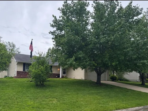 914 Westbrook Dr, Warrenton, MO 63383