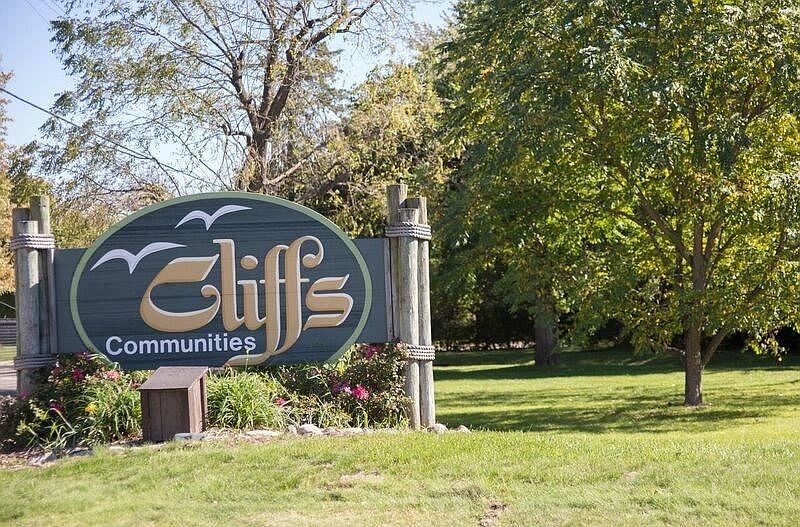 1st image of 851 Cliffs Dr APT 301-C