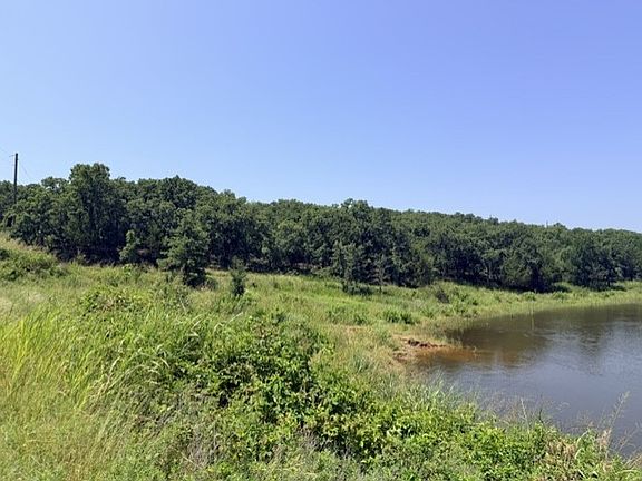 5th image of Creekside Dr