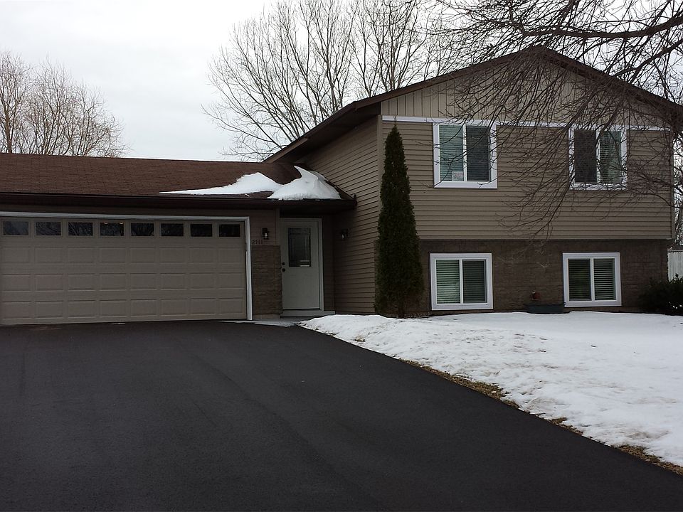 1st image of 2711 Wimbledon Dr