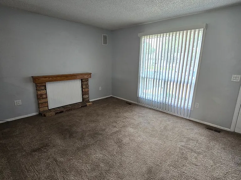 8492 W Eastman Pl — Photo 3