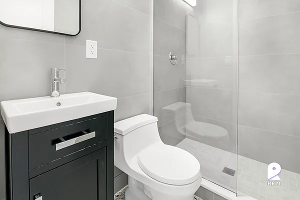 Rented by REZI | media 15