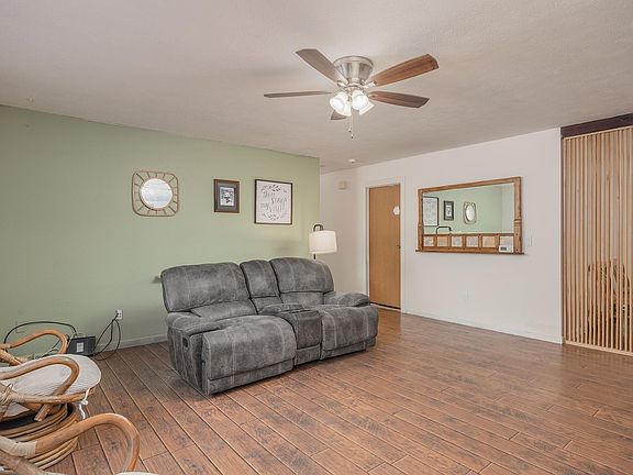 4th image of 3975 Hollenbeck Ave