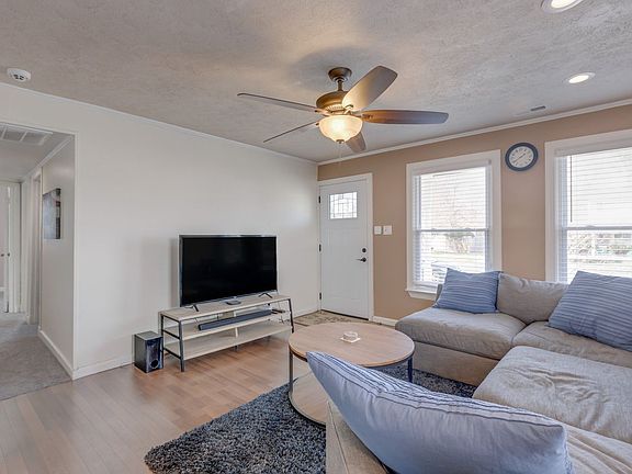 5th image of 1917 Meadow Lake Ct