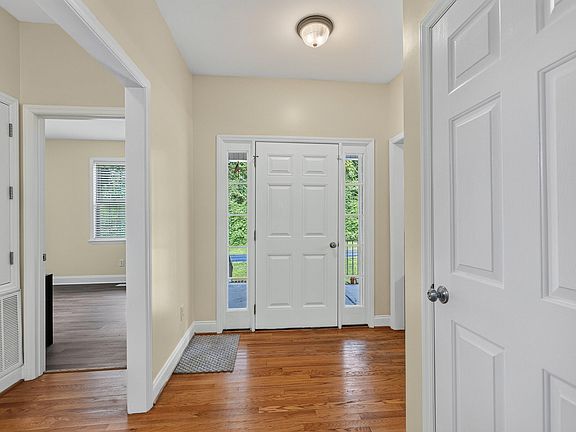 5th image of 140 Lee Ln