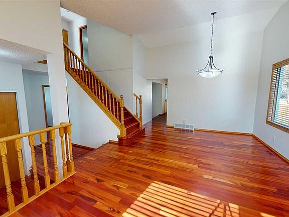 5th image of 60 E Sunmeadows Ct SE