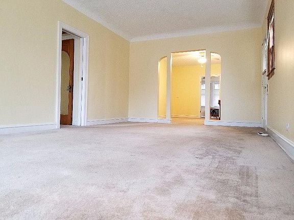 5th image of 5400 W Foster Ave