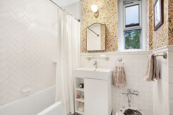 Sold by Compass | media 14