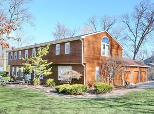 105 Algonquin Trl, Oakland, NJ 07436