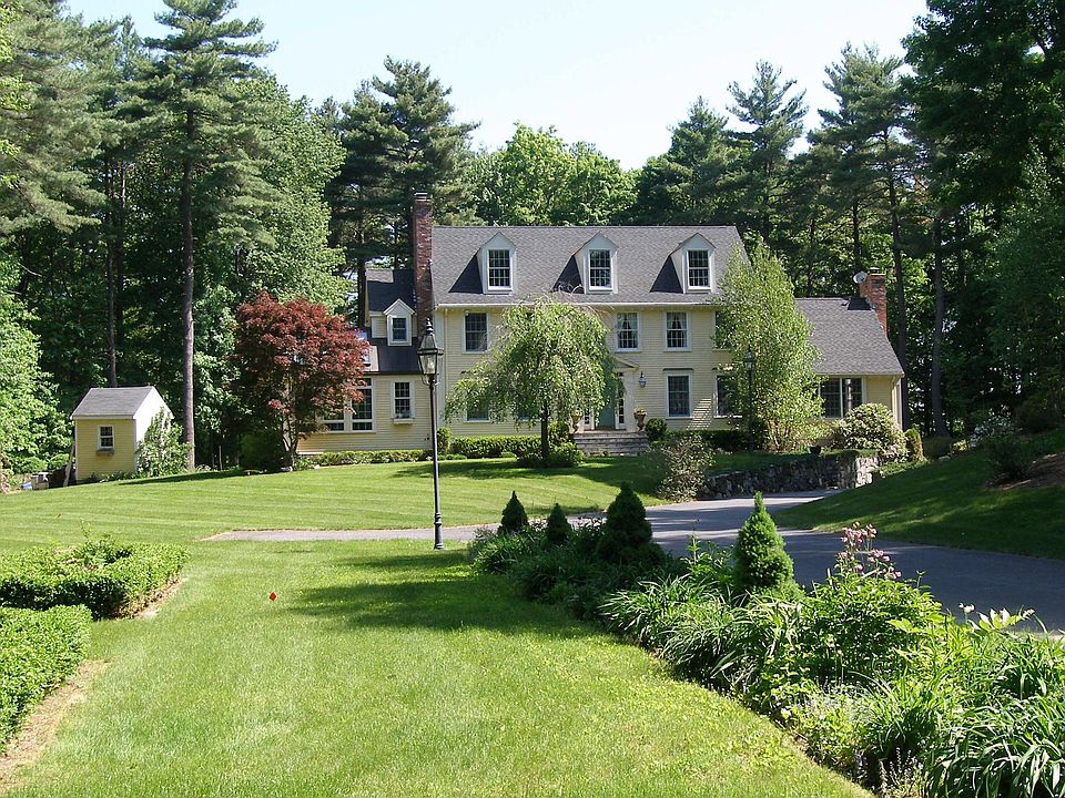 One of the nicest home sites in Metro West