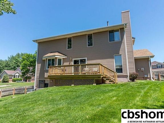 2nd image of 592 N 153rd St