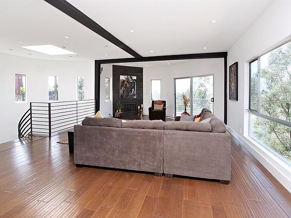 5th image of 2857 El Roble Dr
