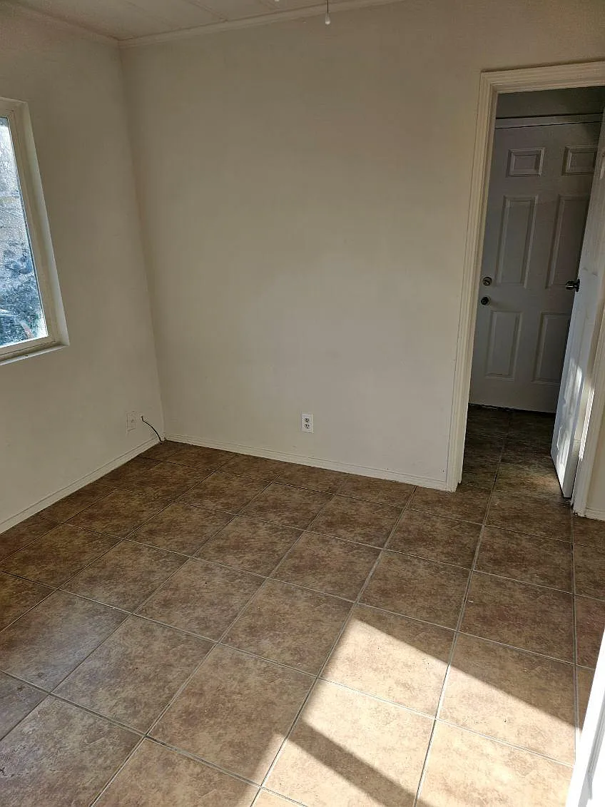1 bed, 800 sqft, $875 — Photo 3