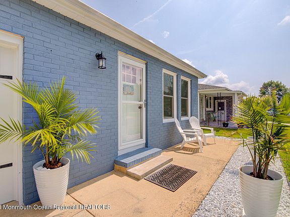 4th image of 293 Port Royal Drive