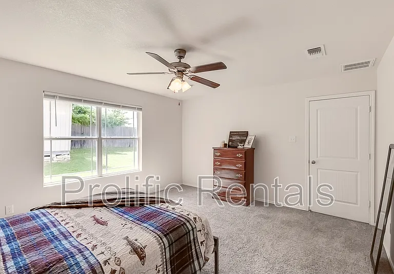 5102 Screaming Eagle Cir — Photo 20