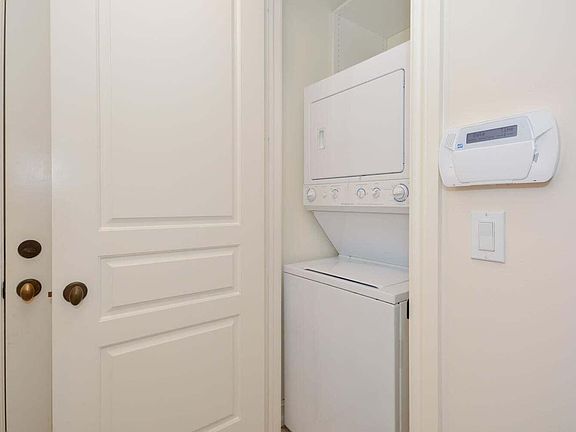 4th image of 317 W Mallory Cir