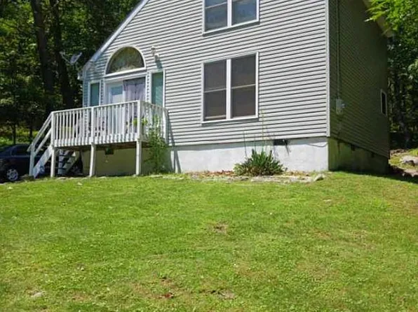 324 Whippoorwill Dr, Bushkill, PA 18324