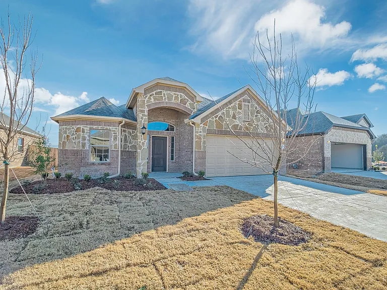 7819 Cypress Dr — Photo 3