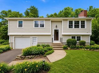 23 Phelps St, Easthampton, MA 01027