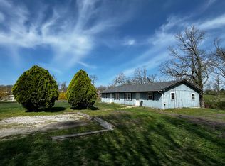 1621-1623 Chappell Dr, Cassville, MO 65625