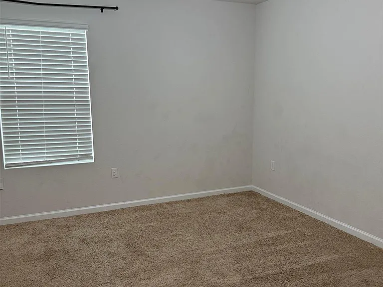 5628 Fulcina Ct — Photo 10