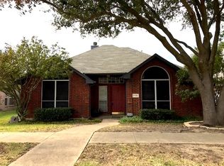 7105 Charleston Dr, Rowlett, TX 75089