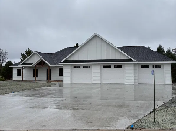 4466 Chainview Dr NW, Alexandria, MN 56308