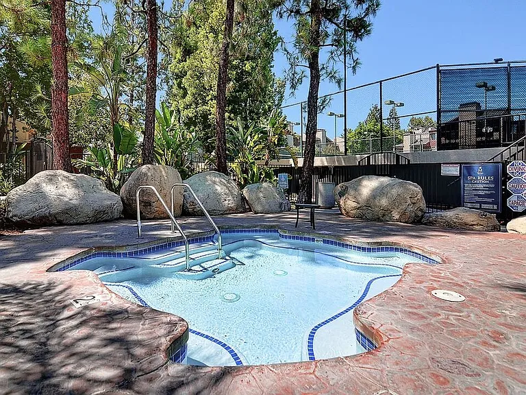 21520 Burbank Blvd #313 — Photo 21