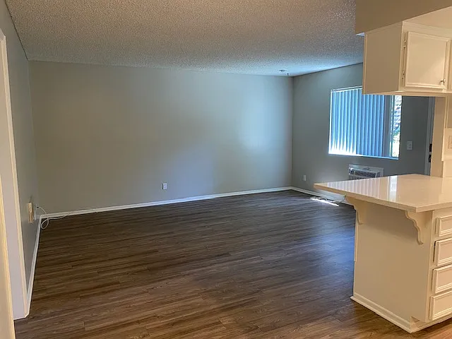 Wysteria Apartments — Photo 9