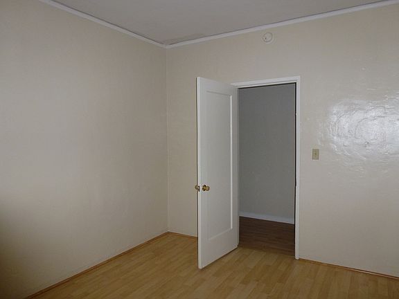 5th image of 2416 8th Ave APT 204