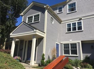 C6 Bristol Woods Dr, Bristol, RI 02809