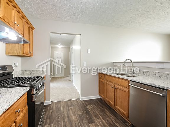 5th image of 1570 Logan Ln