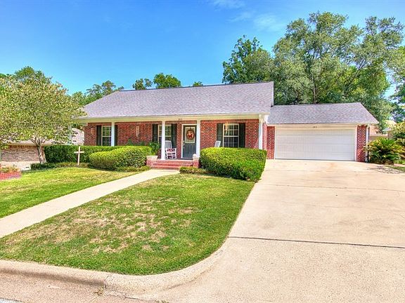 3rd image of 205 Willow Bay Dr