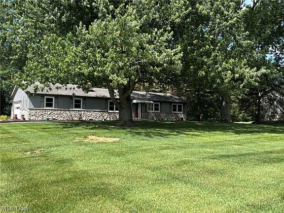 2nd image of 1961 Killian Rd