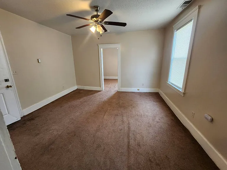 4629 Storer Ave — Photo 2