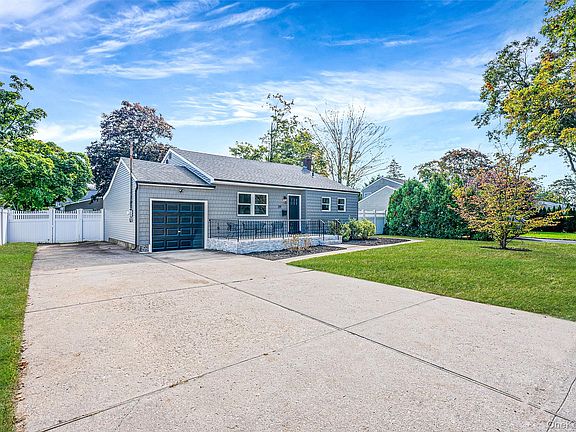 2nd image of 29 Edgewater Avenue