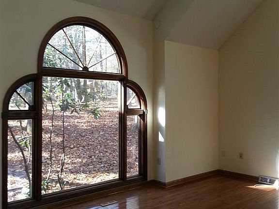 5th image of 5 Clifton Pines Dr