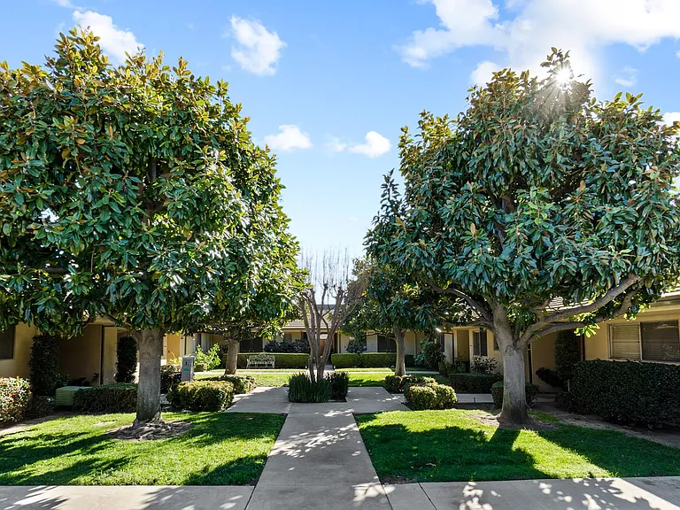 Monarch Terrace (K04) — Photo 71