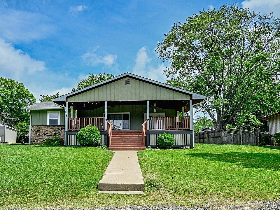 1st image of 1007 Lakeside Dr