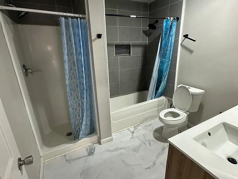 1107 Basin St #A — Photo 21