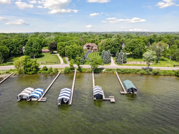 1910 Shoreline Dr, Wayzata, MN 55391