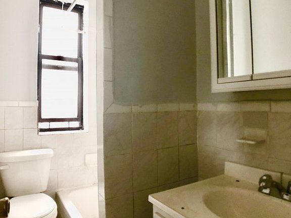 5th image of 219 W 145th St APT 19