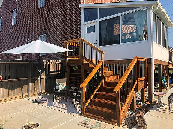 Private Entrance to Sun room