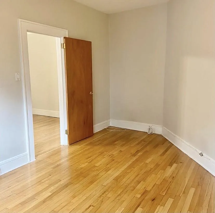 553 Undercliff Ave — Photo 3
