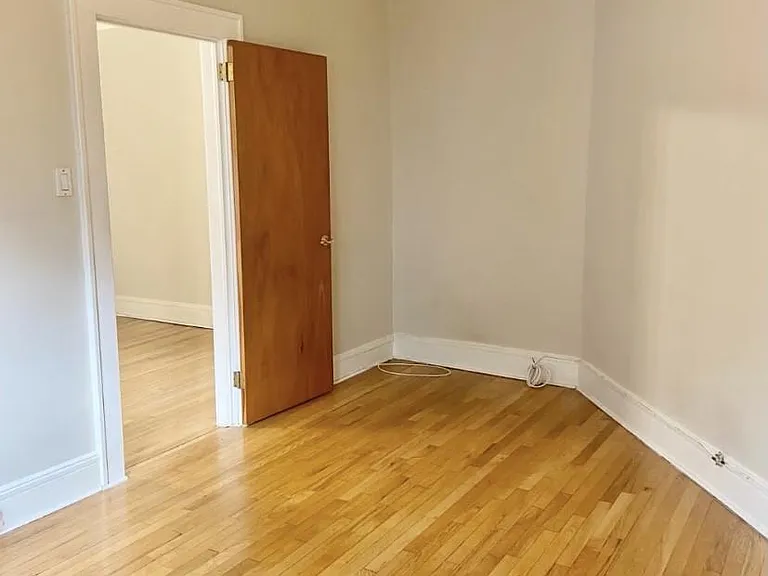 553 Undercliff Ave #12A — Photo 4