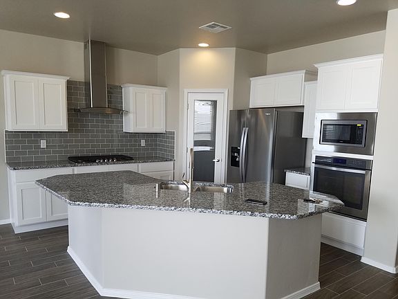 3rd image of 6026 Ginger Park St