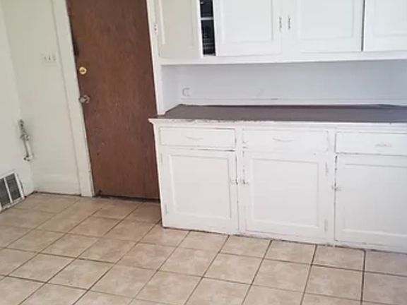4th image of 3747-49 N 16th St