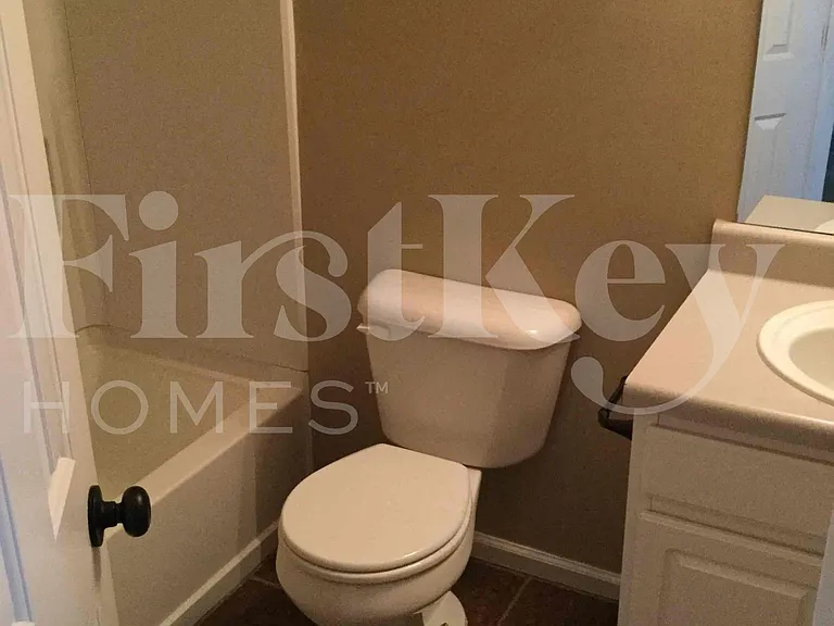 1115 Ivey Ln — Photo 13